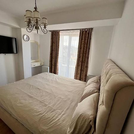 Central Apartment With Panoramic View Brasov Exterior photo