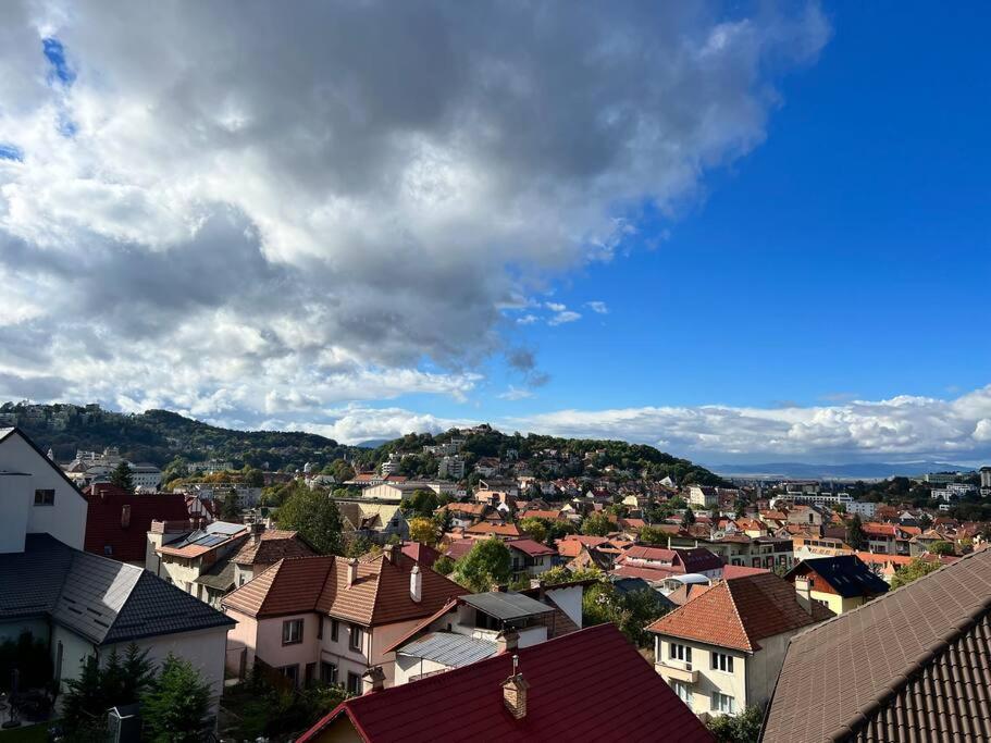 Central Apartment With Panoramic View Brasov Exterior photo