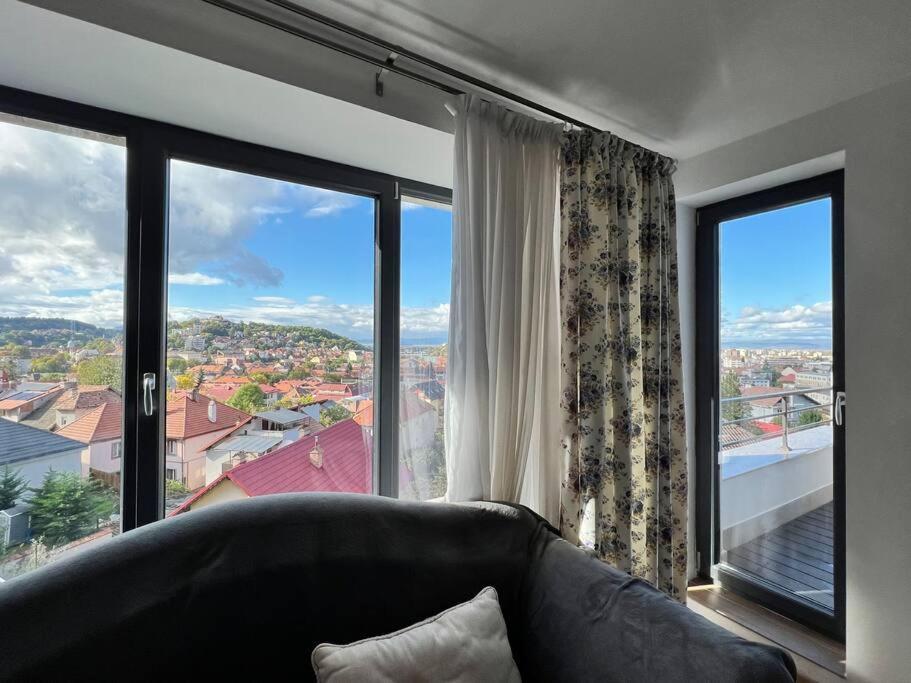 Central Apartment With Panoramic View Brasov Exterior photo